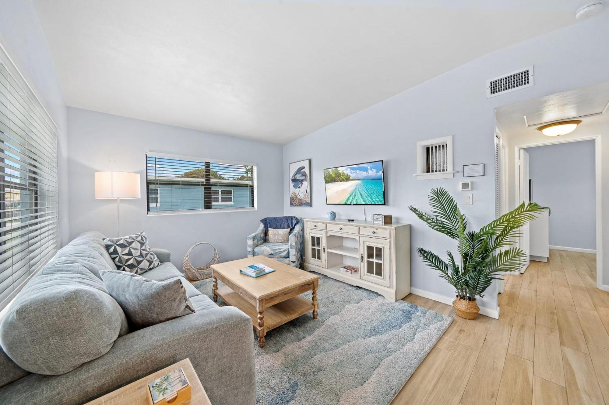 Downtown Cottage - Walk To The Beach & Restaurants شاطئ كوكوا المظهر الخارجي الصورة